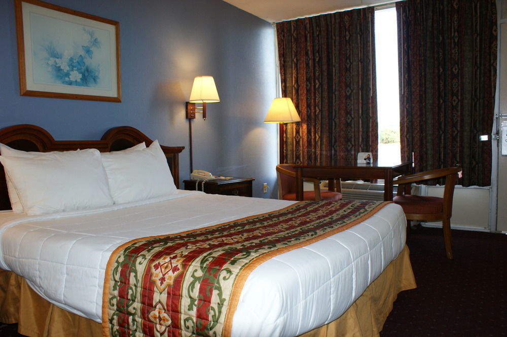 Days Inn By Wyndham Statesville Eksteriør bilde