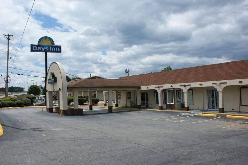 Days Inn By Wyndham Statesville Eksteriør bilde