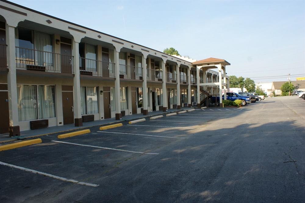 Days Inn By Wyndham Statesville Eksteriør bilde