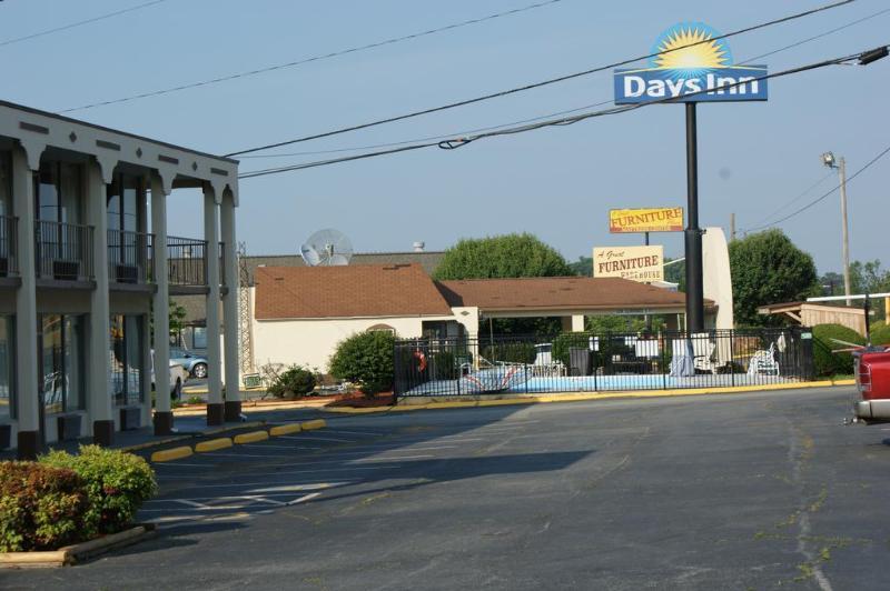 Days Inn By Wyndham Statesville Eksteriør bilde