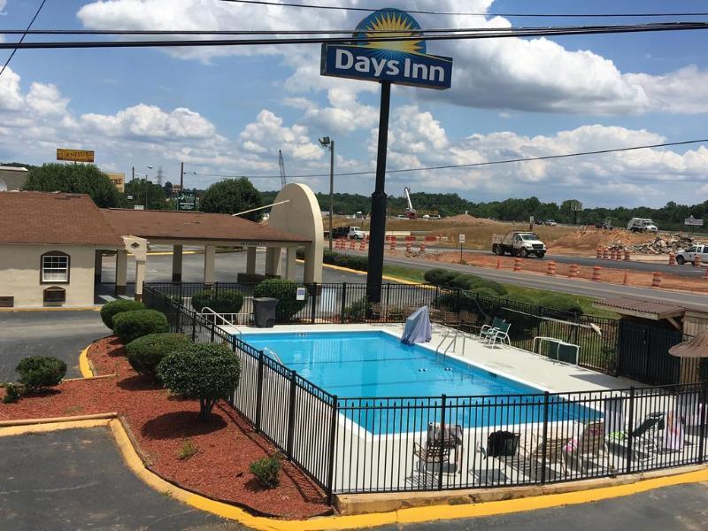 Days Inn By Wyndham Statesville Eksteriør bilde
