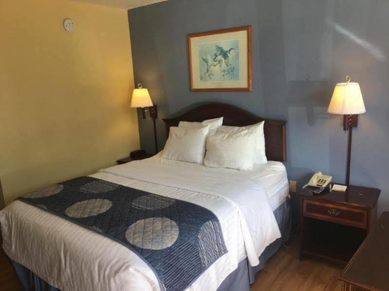 Days Inn By Wyndham Statesville Eksteriør bilde
