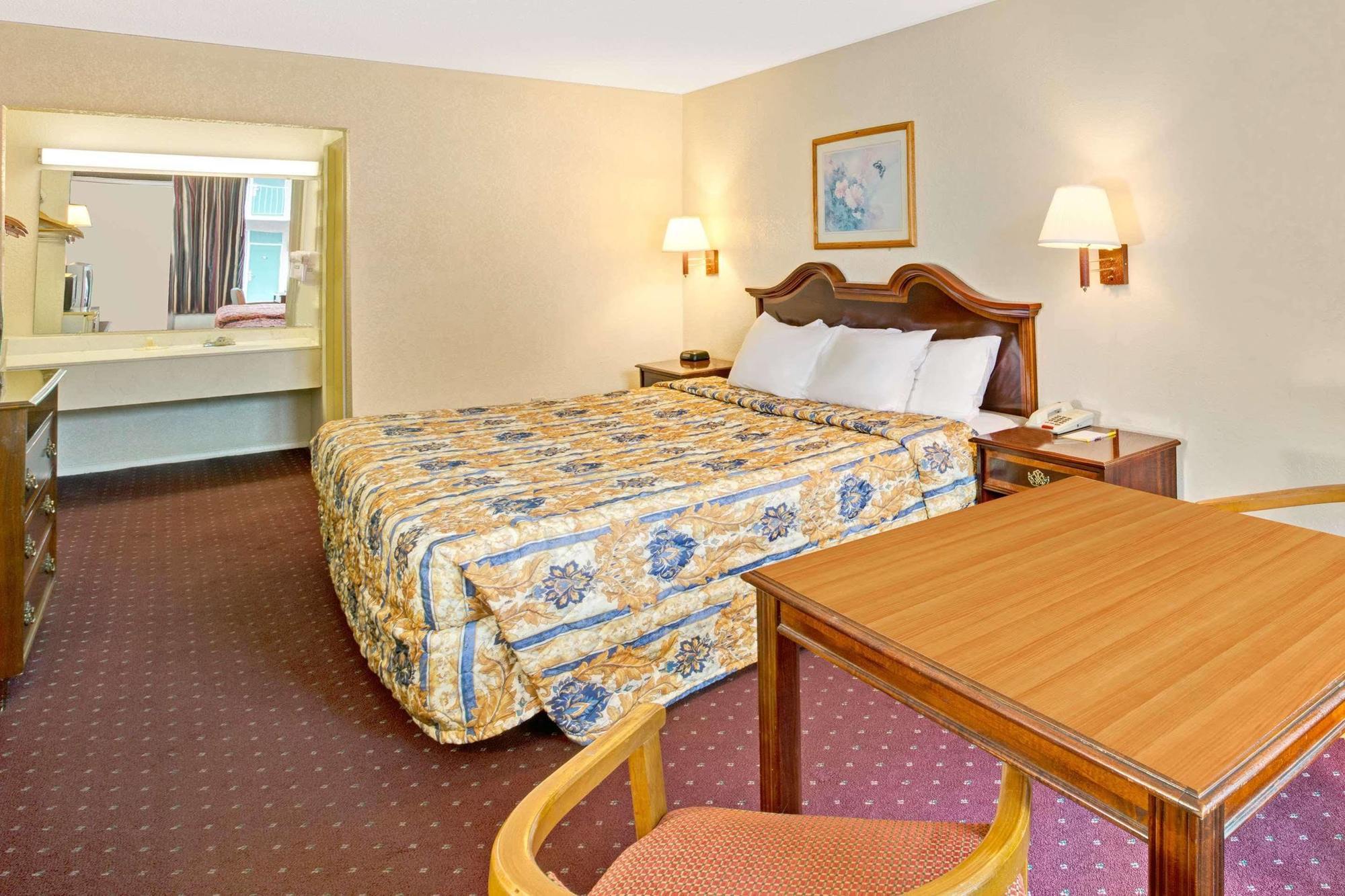 Days Inn By Wyndham Statesville Eksteriør bilde