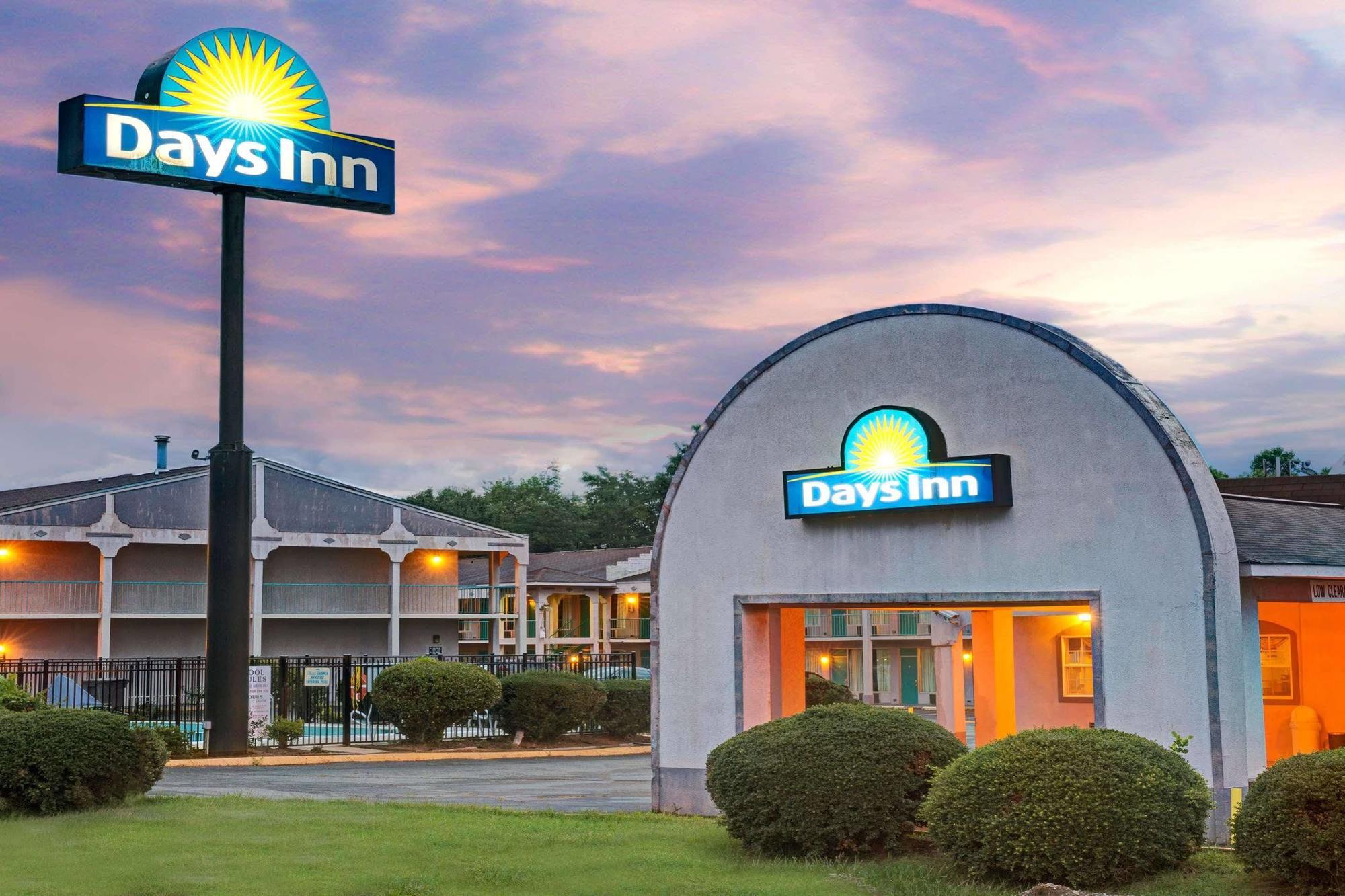 Days Inn By Wyndham Statesville Eksteriør bilde